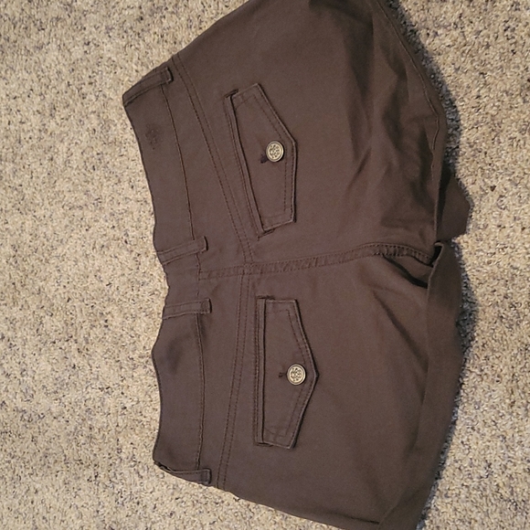 Jessica Simpson Olive Shorts. Size:26 - Picture 4 of 4